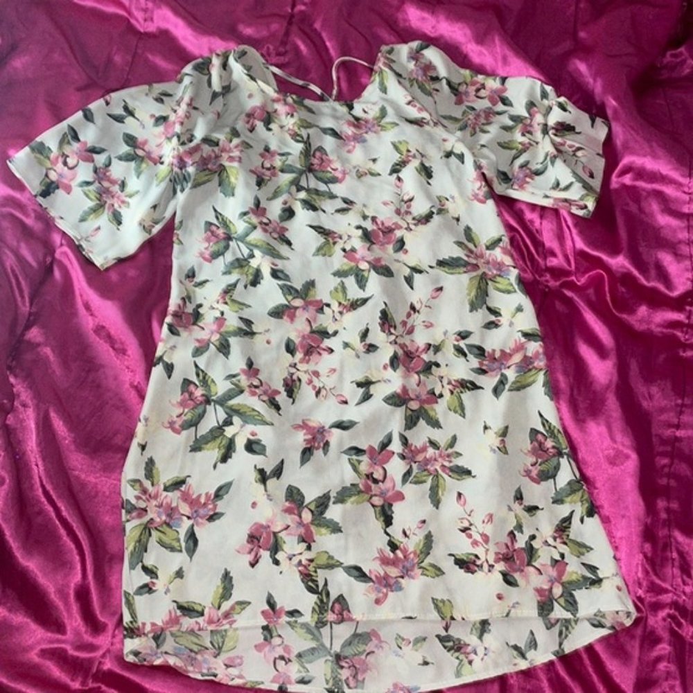 Forever 21 Cream Flower Dress 🌸